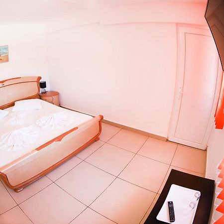 Hotel Proton K3 Neptun Bagian luar foto